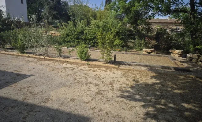 Voici quelques photos de notre toute dernière création, un terrain de pétanque à Lorgues, Lorgues, FITO Élagage